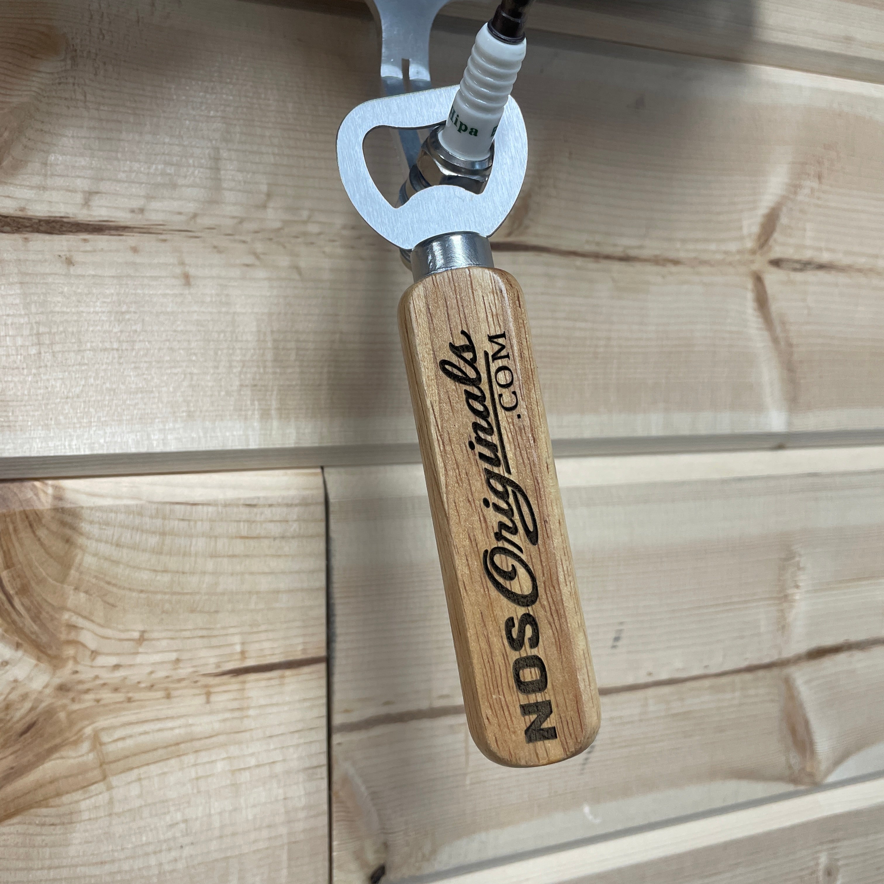 Mopar 383, 400, 440 Valve Cover Coat Rack | Die Cast Aluminum - 4-Zone Clock | Polished Aluminum